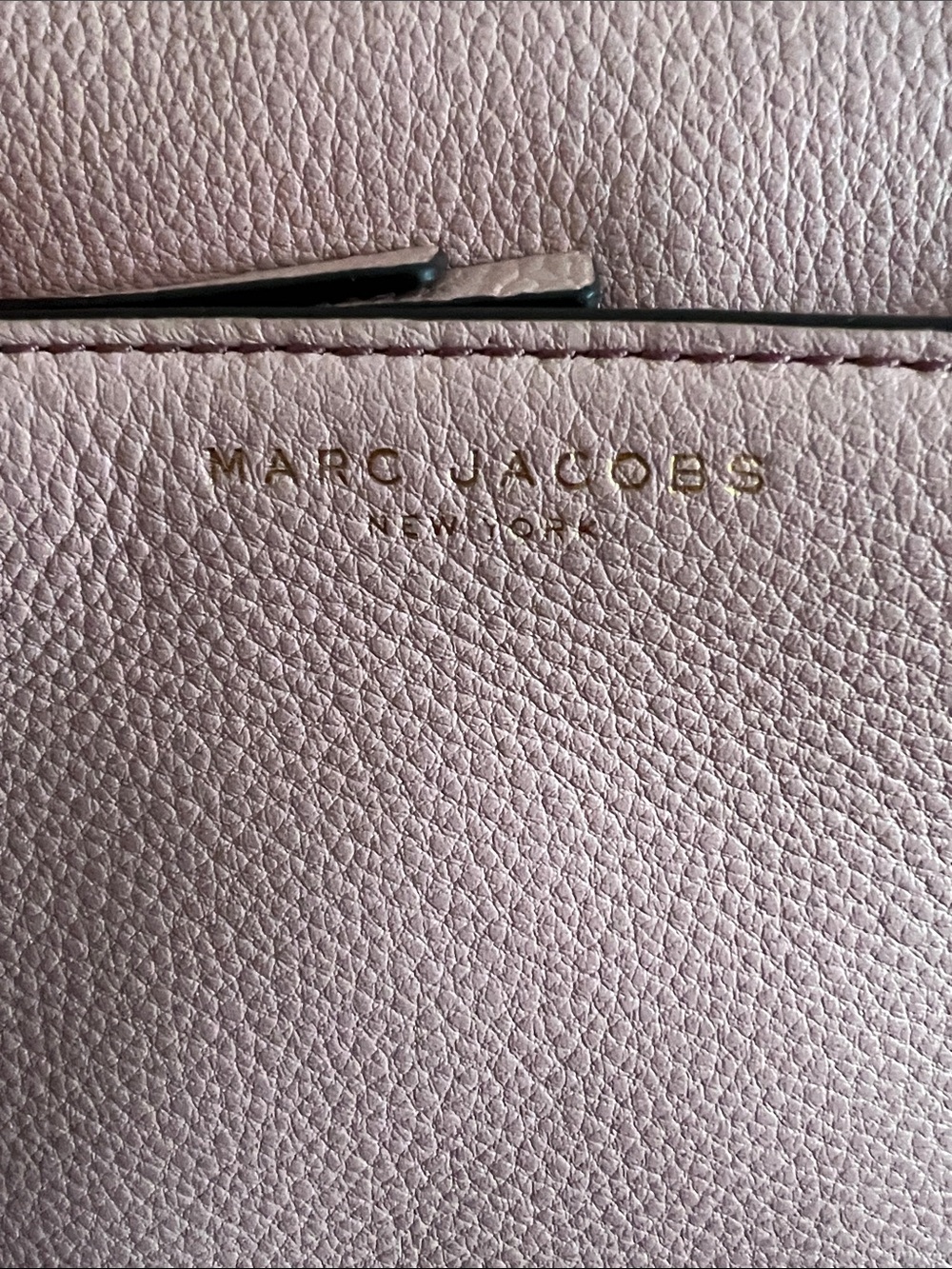 Marc Jacobs New York Blush Pink Pebbled Leather Crossbody with Gold Hardware - Picture 2 of 16